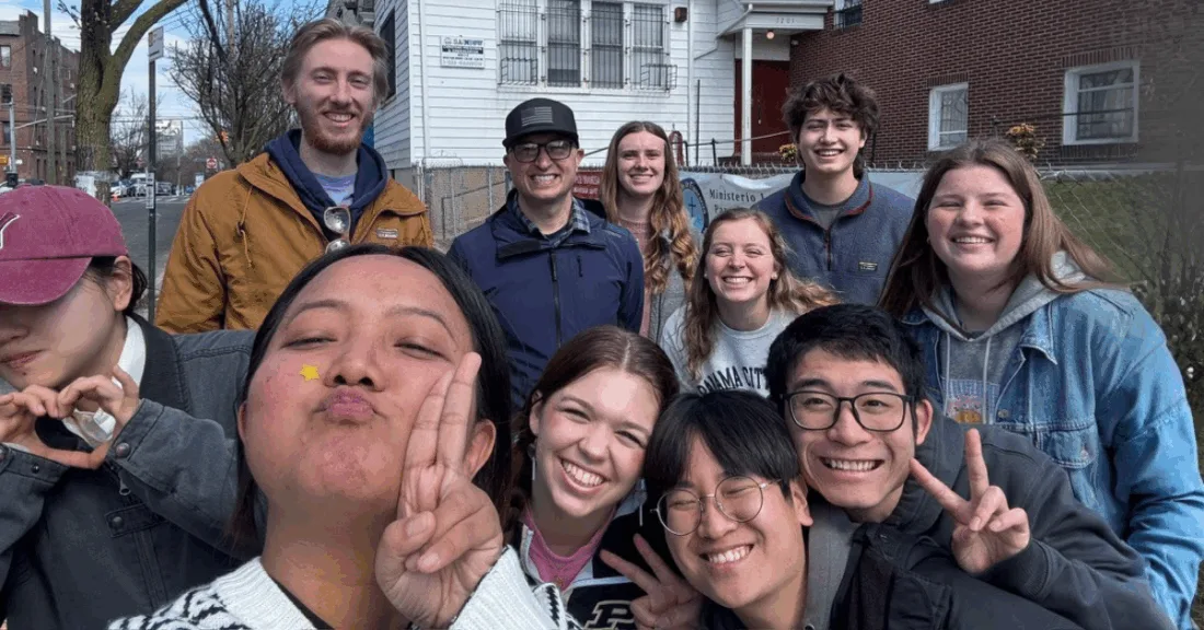 college students on mission trip